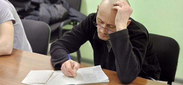 Запуская корни в это сообщество, я могу не чувствовать себя одиноким, а могу развиваться и учиться любить себя и других. Запуская корни в это сообщество, я могу не чувствовать себя одиноким, а могу развиваться и учиться любить себя и других.